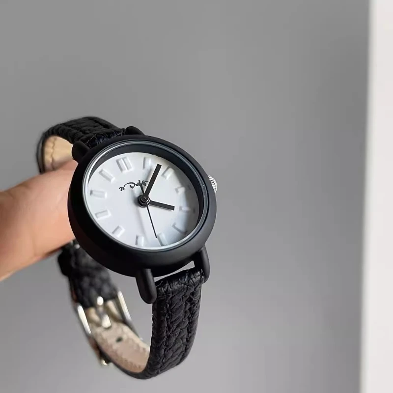 Classic Trend Ladies Watch Elegant Simple Niche Simple Exquisite 2025 Waterproof Quartz Watch Birthday Gift Student