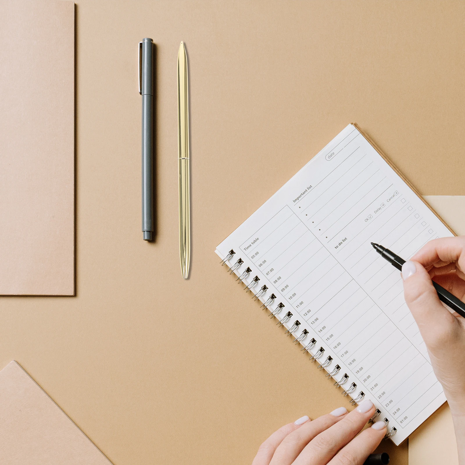 ปากกาลูกลื่นโลหะ 5 ชิ้น เครื่องมือเขียนแบบกดได้ เขียนลื่นไหล เหมาะสำหรับเขียนในสมุดบันทึก ลายเซ็น พกพาสะดวก ดีไซน์เพรียวบาง หมึกสีดำ