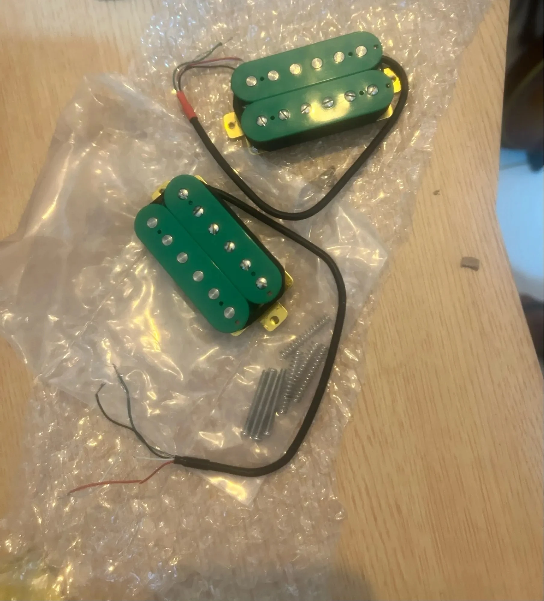 

Самая продаваемая электрогитара Humbucker Bridge/горный звукосниматель, зеленое настоящее изображение