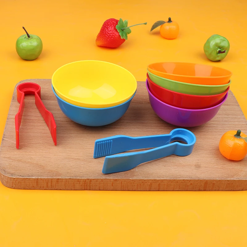 分類ボウル付きの子供用のカラフルなカウントおもちゃ。運動能力の発達に最適