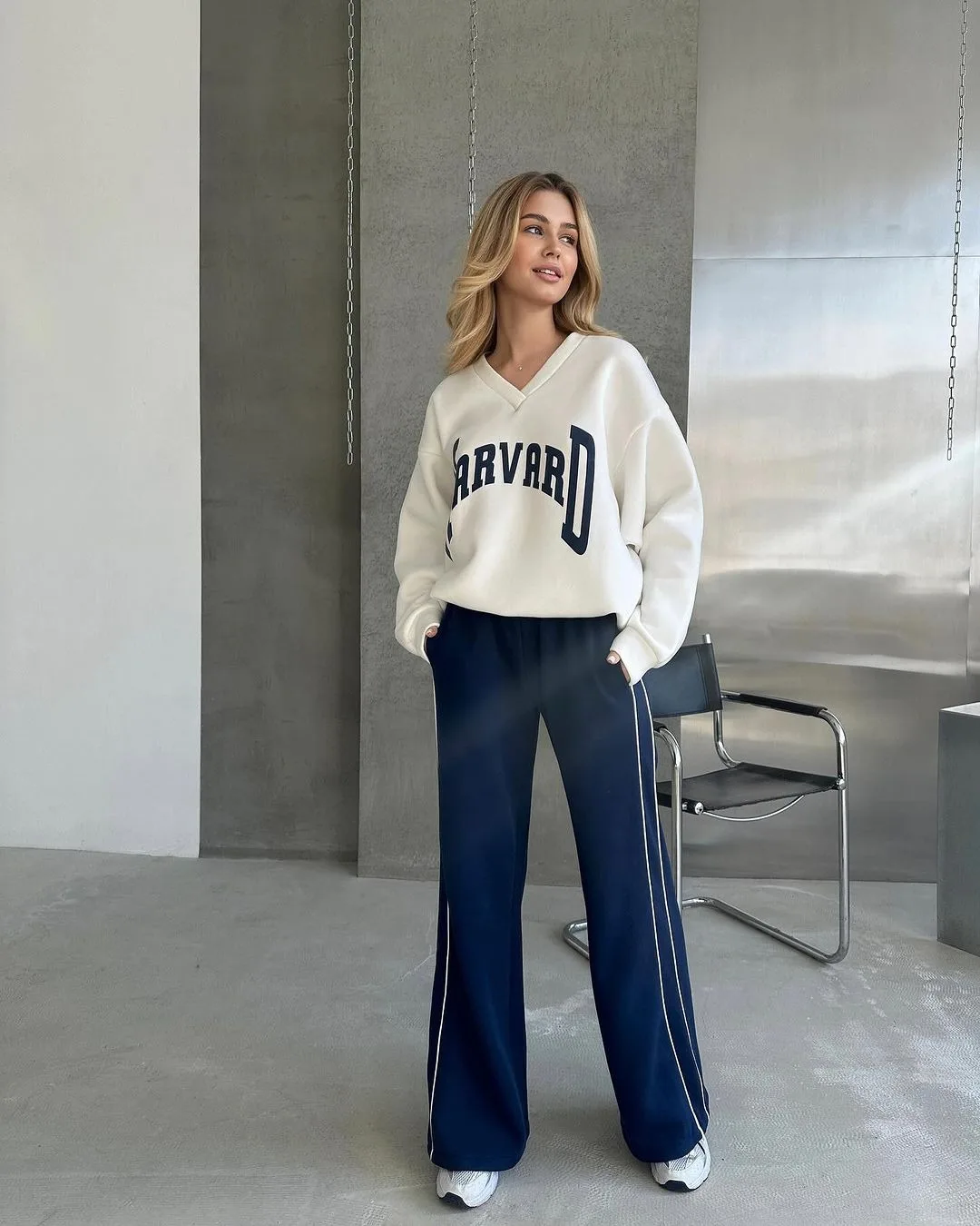 

Autumn Fashion All-match Outfits Sport Wear Women Long Sleeve Straight Loose Tops Letter Printed Hoodie Casual V-neck Embroidery