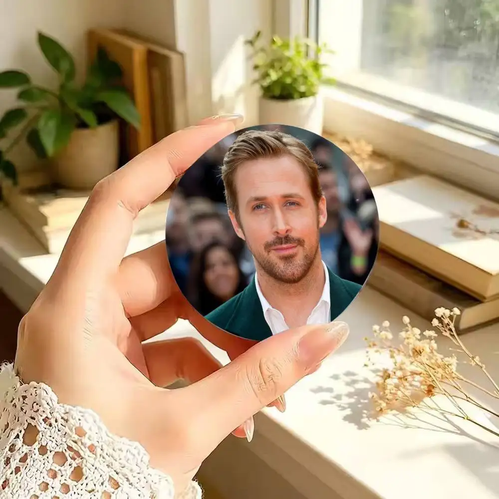 Actor Ryan G-Gosling 25 32 44 58 75mm Round Badges Brooches Lapel Pins Fashion Accessory Holiday Present Gift