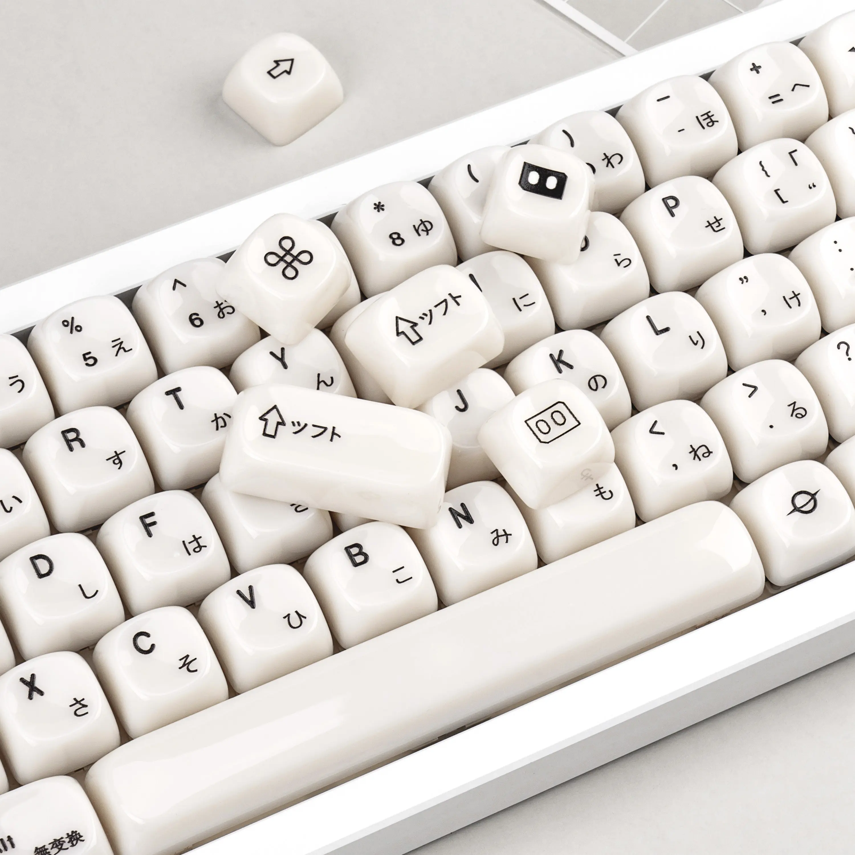 MAIMOOO Minimalist White Japanese Keycap MOA Profile Glaze Ceramic Texture PC Translucent Cute Keycaps for Mechanical Keyboard