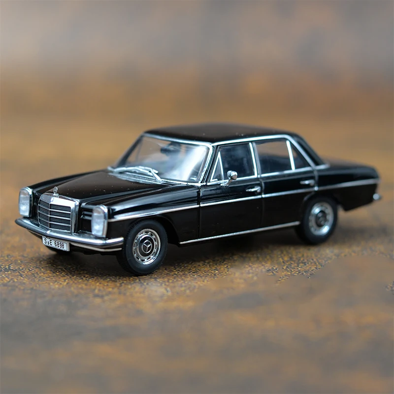 (Paiting Defect)1:43 Scale 220D W123 Luxury Sedan Simulation Alloy Car Model Static Display Collectible Toy Gift Decration