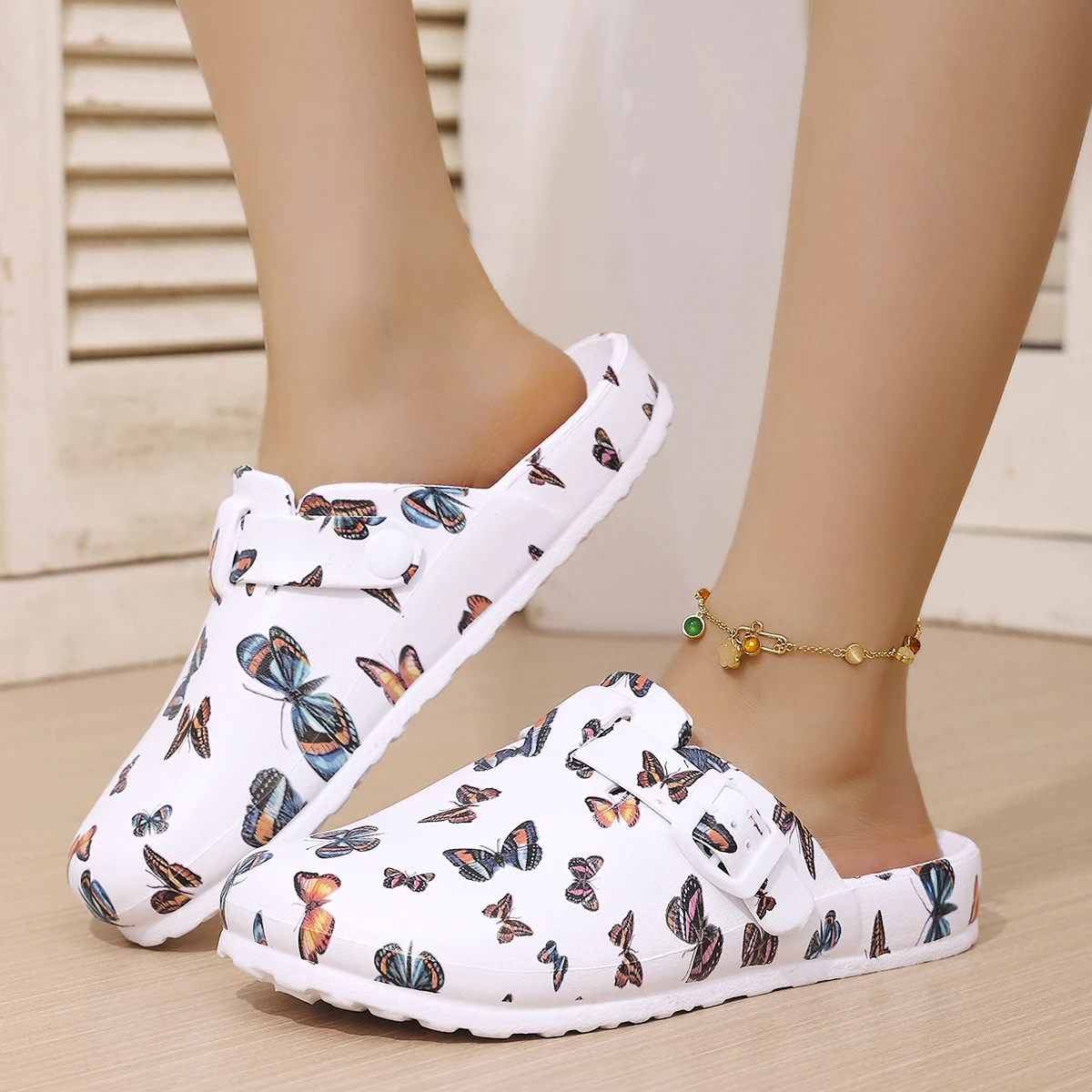 Modische Wickelsandalen für Damen, weißer Schmetterlingsdruck, Keilabsatz und dicke Sohle, EVA-Material, stilvoll und vielseitig, bequem, S – Detail 1