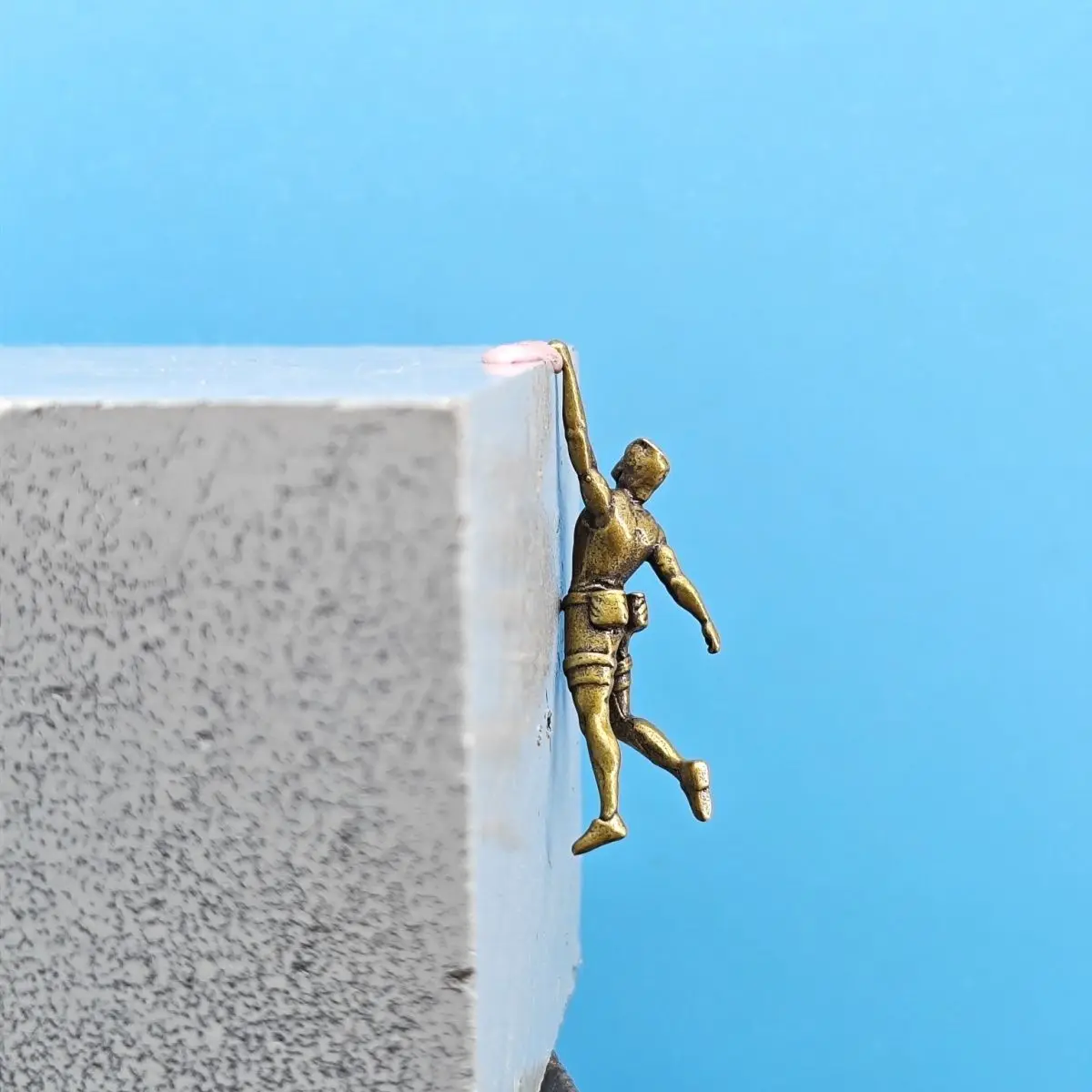 Brass Climbing Figurine Mountaineering Miniature Diorama Photography Aquatic Terrarium Rockery Landscape Decoration Ornament