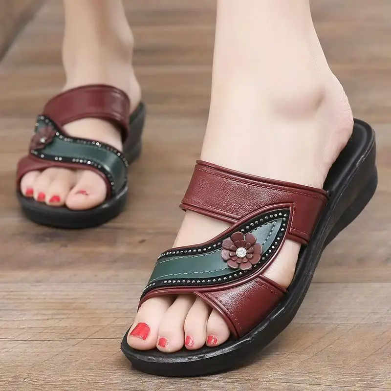 

Women Summer New One Word Flower Wedges Slippers Summer New Waterproof Non Slip Home Slippers Outdoor Beach Slippers Sandals