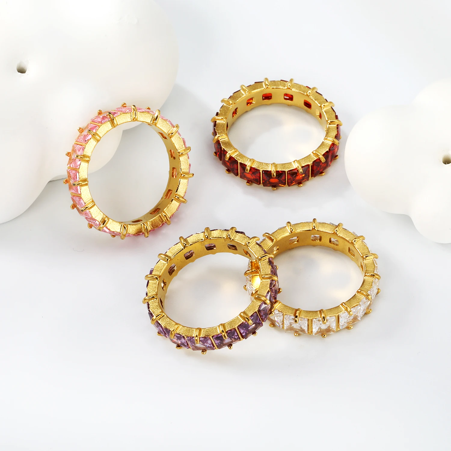 Süße und süße Mädchenringe, quadratischer Zirkon, einzelne Ringe, vergoldeter Edelstahl-Schmuck, vielseitige und sanfte Accessoires