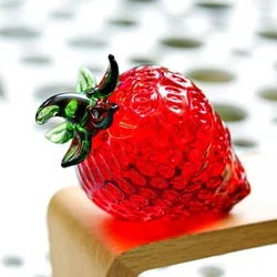 Glass Red Strawberry Figurine Crystal Fruit Collectible Art Glass Miniature Ornament Tabletop Desk Paperweight Glass Home Decor