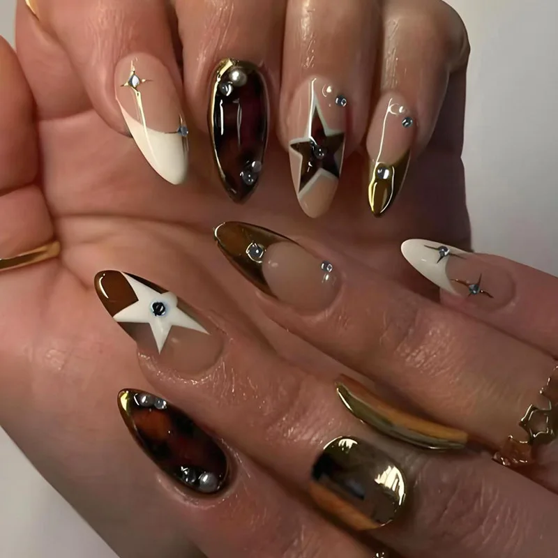 

24PCS Spice Girls False Nails Retro Brown French with Simple Star Press on Nails Golden Patterns Wearable Almond Fake Nails Tips