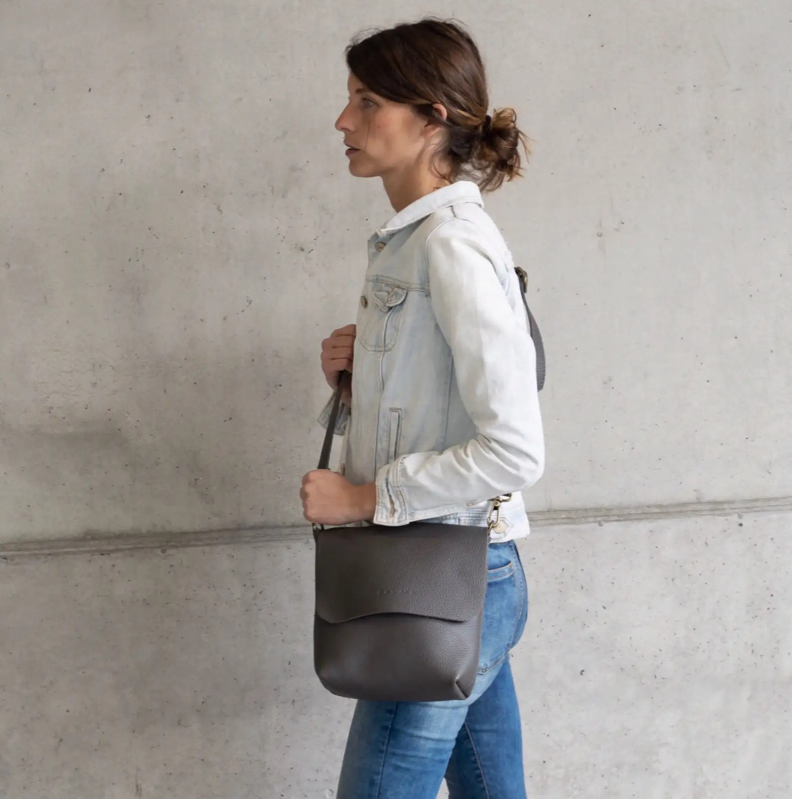 Minimalist Leather Crossbody Bag by NGGU - Sleek and Stylish Leather Bag