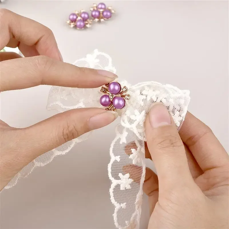 20PCS ผ้า Charms ABS อุปกรณ์ตกแต่ง Clog Rhinestone ลูกปัดมุก DIY หัวเข็มขัดรองเท้าเสื้อผ้าเครื่องประดับสําหรับของขวัญปาร์ตี้