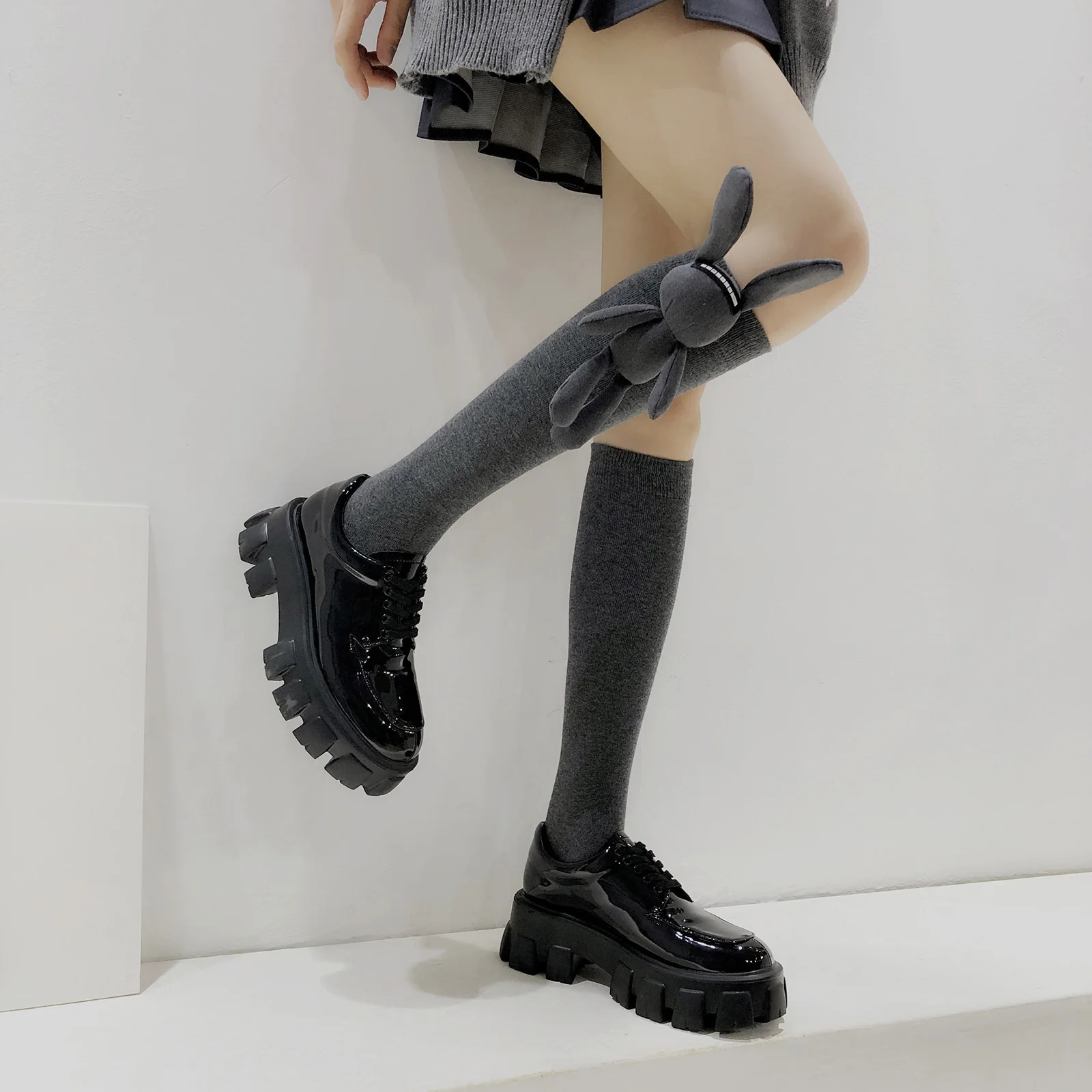 

Женские серые гольфы, очаровательные 3D-набивные кролики/медведи, удобные длинные высокие носки-трубы