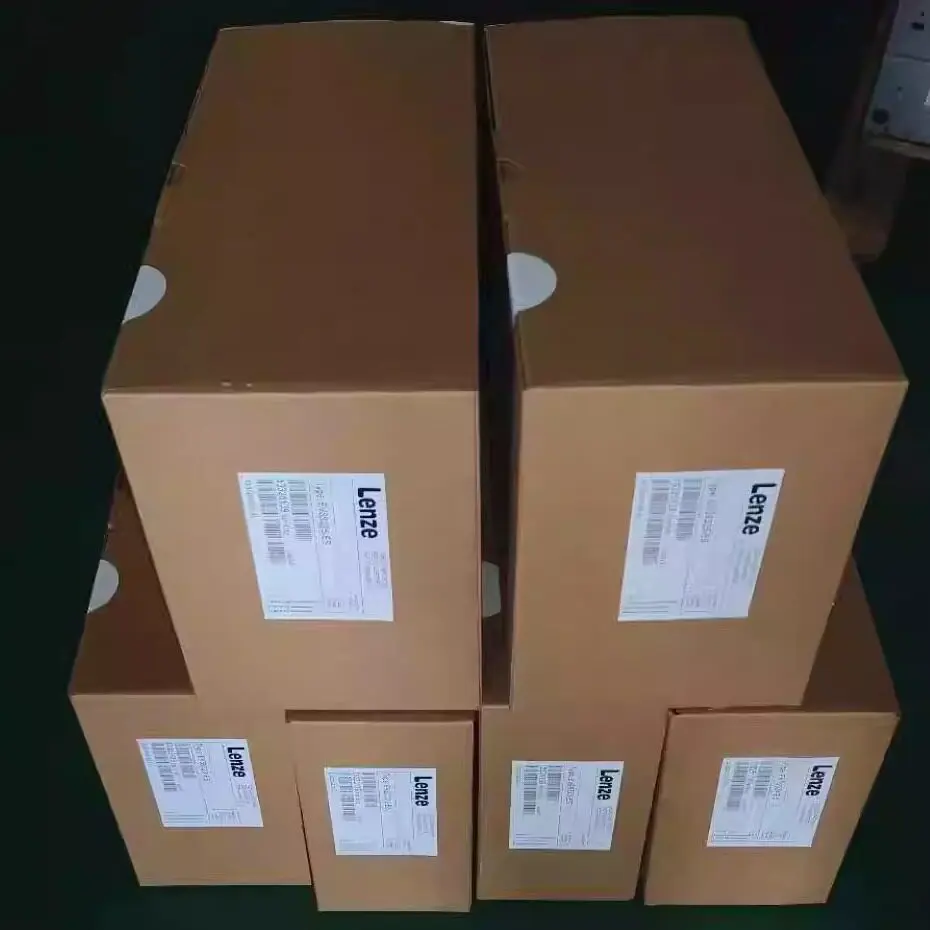 

Преобразователи частоты Lenze, модели EVS9321-EP до EVS9326-EP, трехфазные, в новой упаковке.