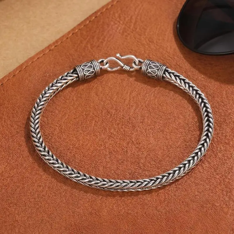 Retro-Armbandkette aus Edelstahl, modischer Unisex-Schmuck, wasserdicht, ideal für Verlobungsfeiern, Weihnachtsgeschenke für Freunde und Familie. – Detail 7
