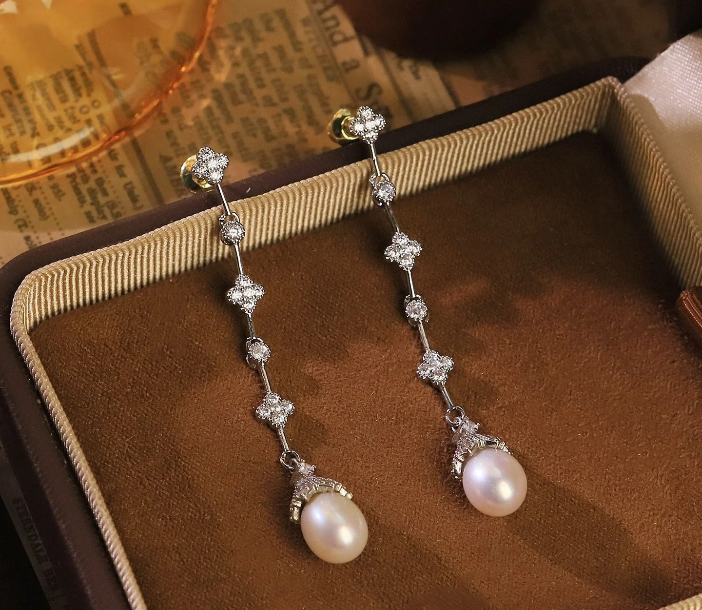 Natural pearl zircon four-leaf clover earrings, 925 silver - a great gift for your girlfriend or daughter in jewelry form