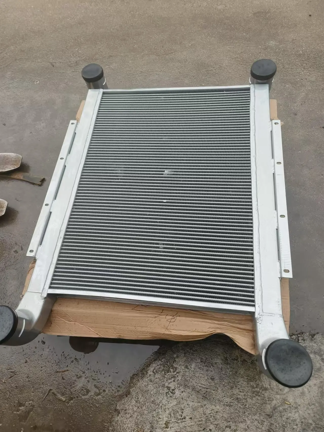 25/5000 Radiator Water tank Intercooler with the Same Force Temporary Mining Card Engineering Car Original Car General