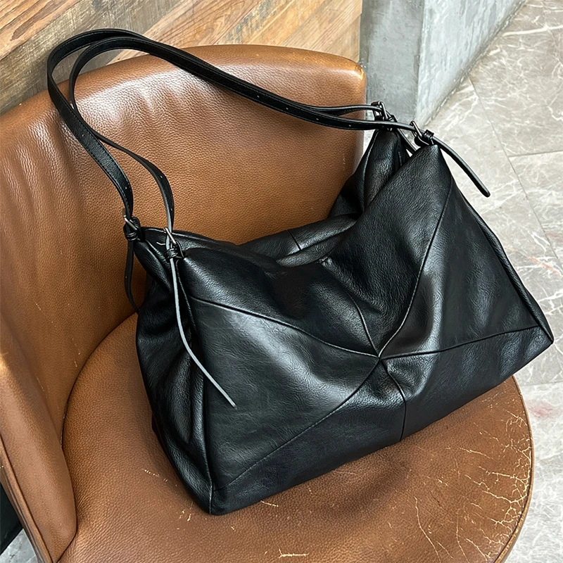 

European / American Fashion Motorcycle Large Capacity Pillow Type Women Bag Casual Versatile Single Shoulder Crossbody Bag Trend