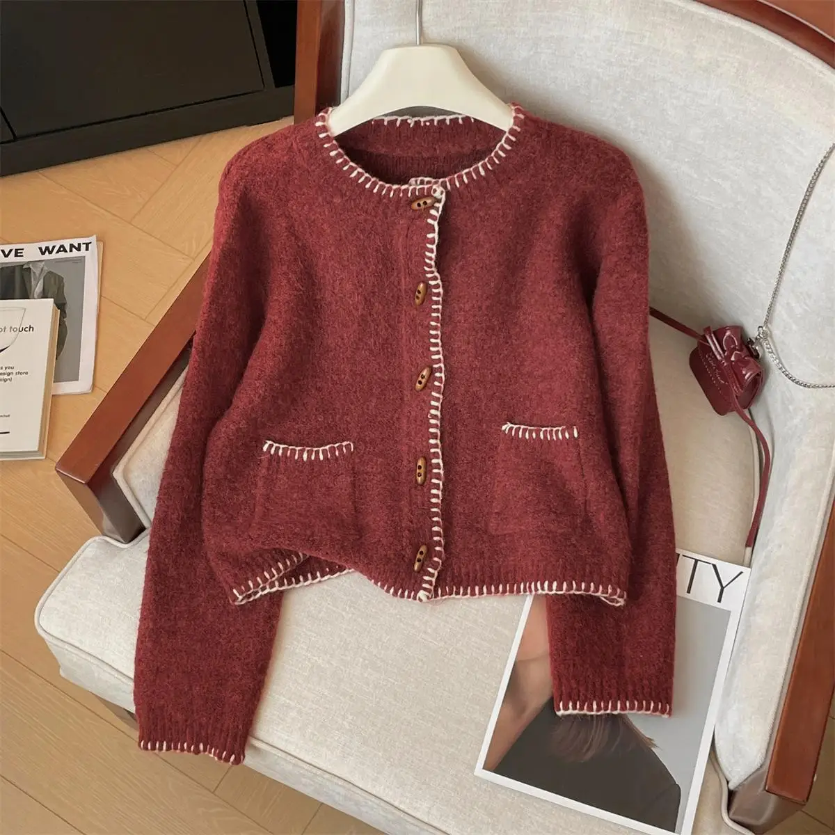 Autumn and winter Korean contrasting striped knitted cardigan women's winter single -row Vintage buckle pocket sweater cardigans