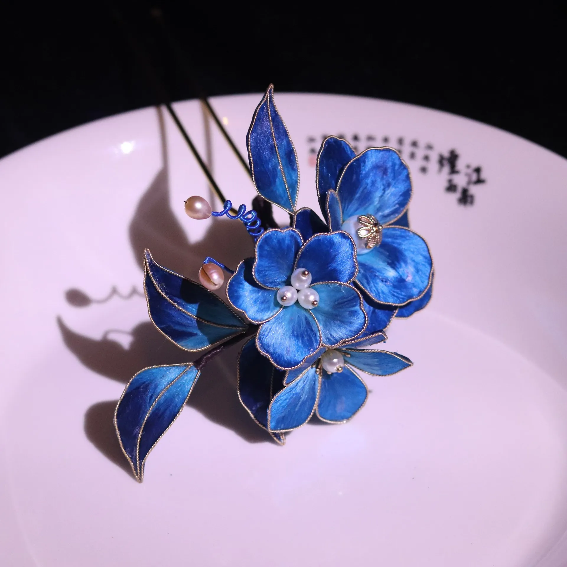 

Classical Blue Silk Gradient Velvet Flower Hairpin, Minimalist And Retro Court-style Chinese Hair Accessory And Headwear