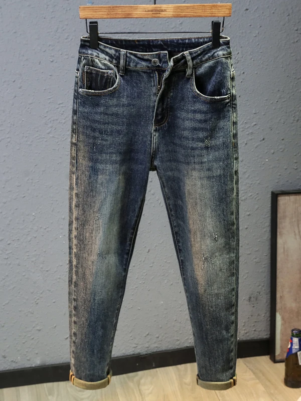 

Retro Sle Men's Embroidered Slim Fit Jeans Cotton Stretch Denim mid Waist Zipper Closure Winter Wear Comfortable Elastic