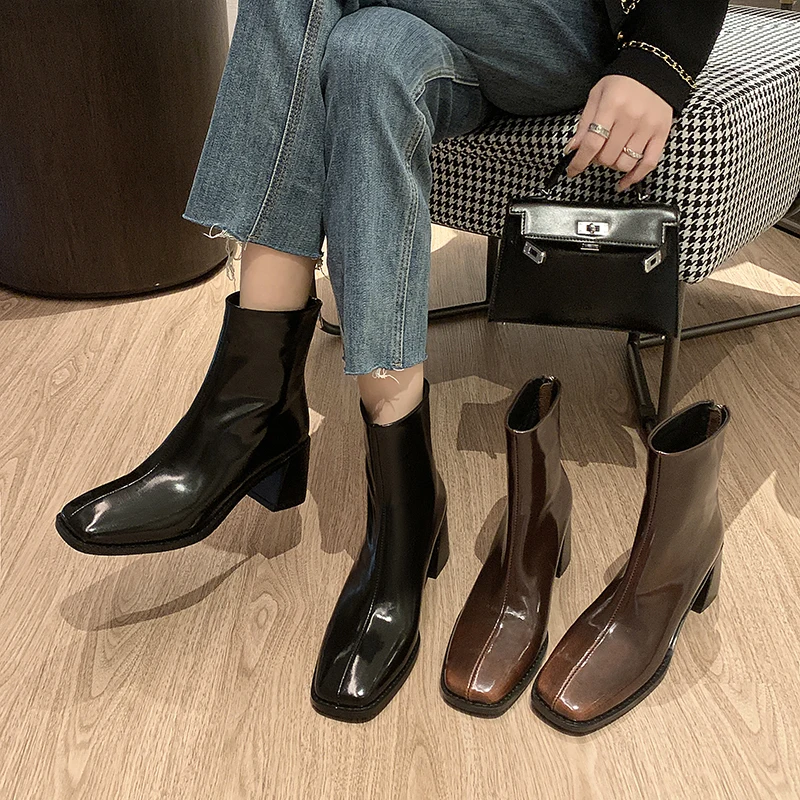 Botas de couro genuíno para mulheres, toe quadrado preto, saltos volumosos, curtos, casuais, senhoras, outono, inverno, novo, moda