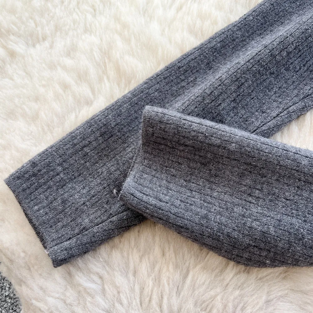 Karofi Thermo-gefütterte Strickleggings für Damen, hohe Taille, warme, mit Fleece gefütterte Stretch-Ripp-Hose, weiche, dünne Winterhose P309 – Detail 10