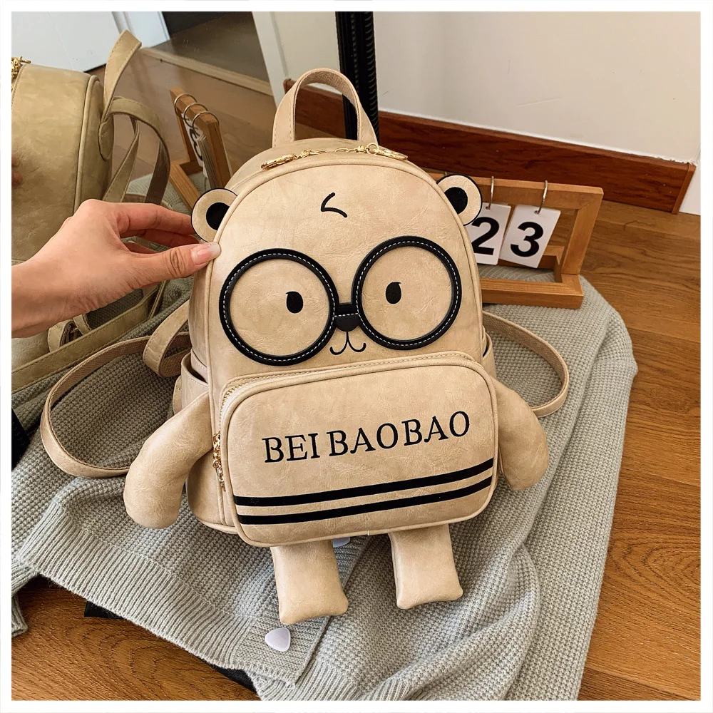 Simple and stylish casual backpack for outdoor travel, stylish and trendy commuting backpack for women, fashionable matching