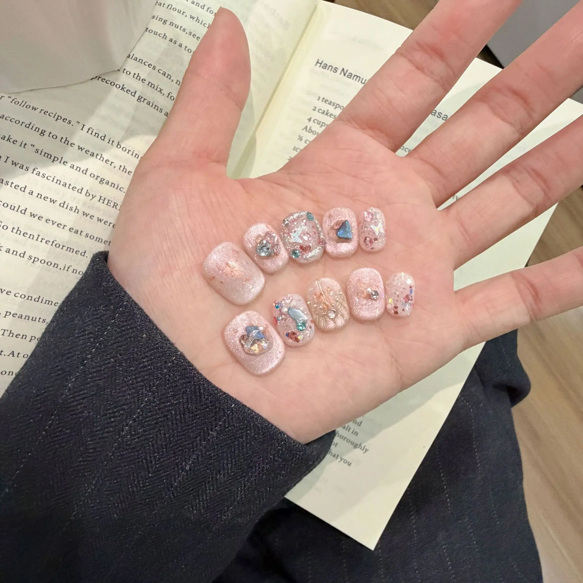 10Pcs Handmade Spring Cat-Eye Nails Simple Skin-Brightening Luxe-Look Pink Sweet Style Press-On Nails—Perfect As A Gift for Girl