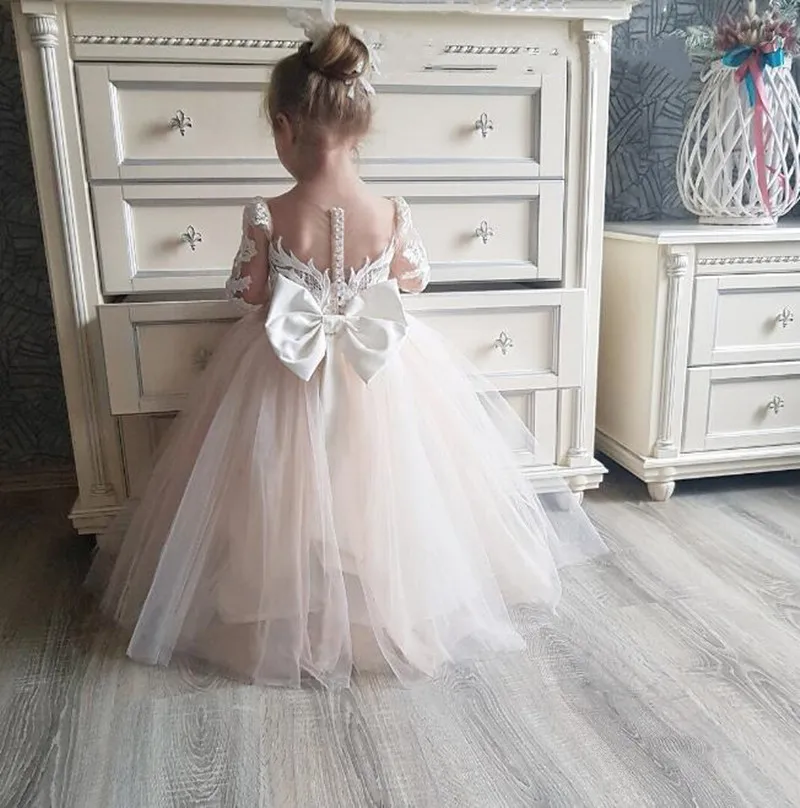 

Champagne Tulle Lace Flower Girl Dress for Wedding with Big Bow Buttons Back Princess Long Sleeve First Communion Gown