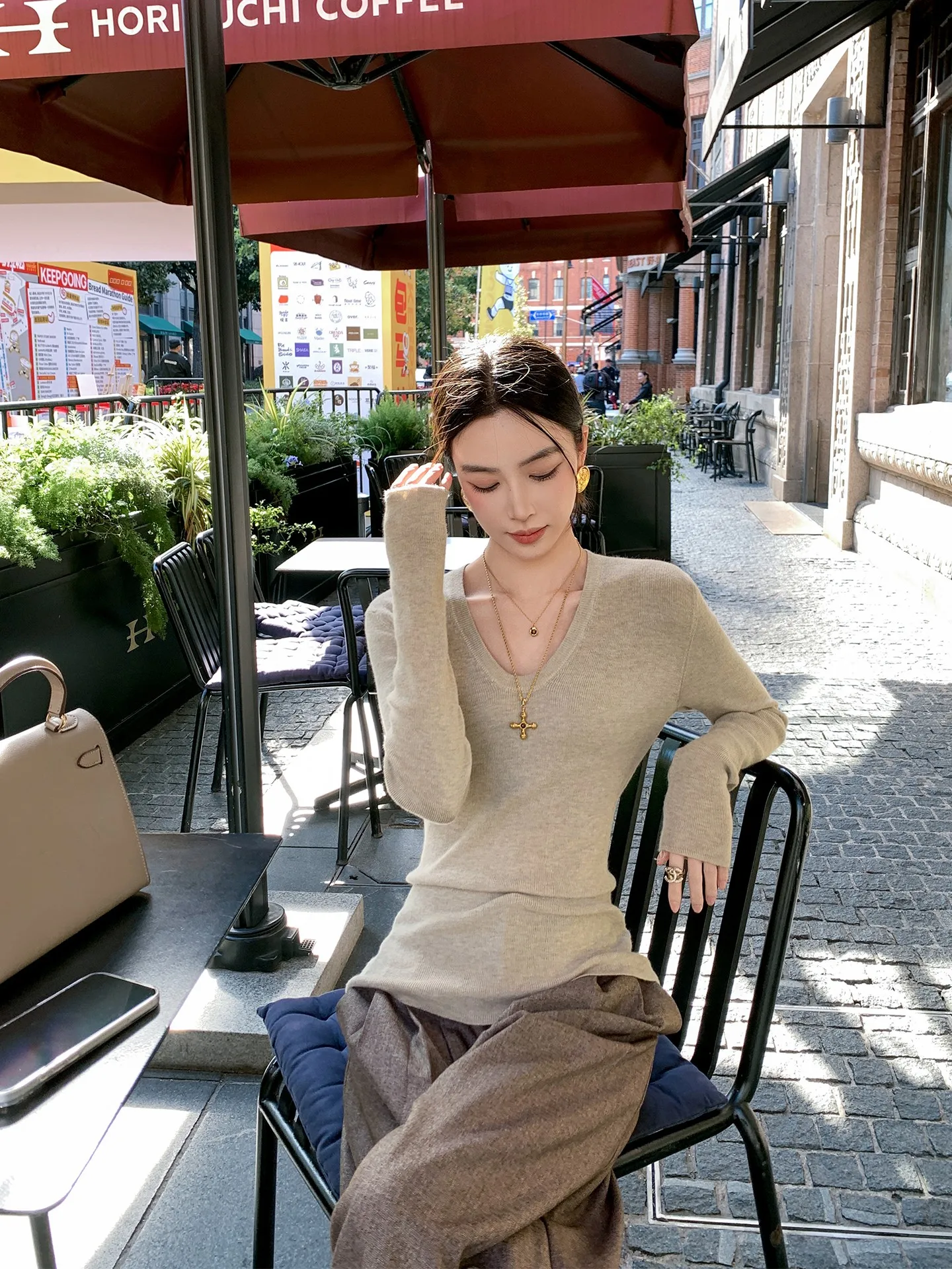 

Женский трикотажный топ с эффектом похудения, модная базовая одежда, повседневная кофта из полиэфирного волокна с V-образным вырезом и длинными рукавами, теплая.