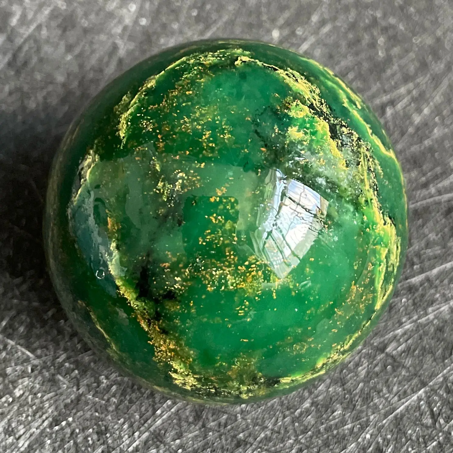 

Natural Raw Gemstone Emerald Crystal Sphere Rock Polished Green Quartz Ball Feng Shui Decoration Gift Reiki Healing