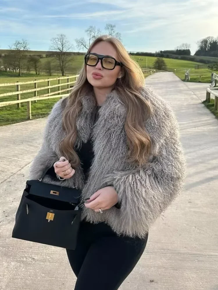 

Women Solid Faux Fur Cropped Coat Elegant Full Sleeve Loose Jacket Lady 2025 Winter Fashion Warm High Street Daily Outerwear