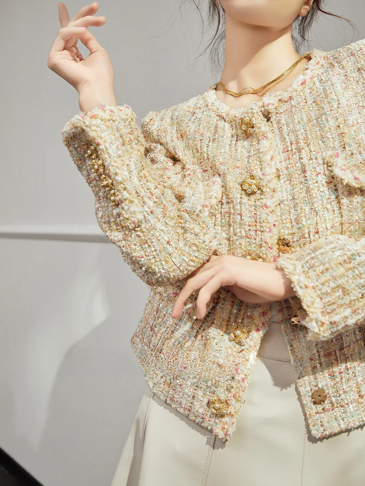   معطف نسائي أنيق للتنقل اليومي من Uncle Chic بلون بيج فاتح وأكمام طويلة، تصميم فاخر جديد لموسم الخريف