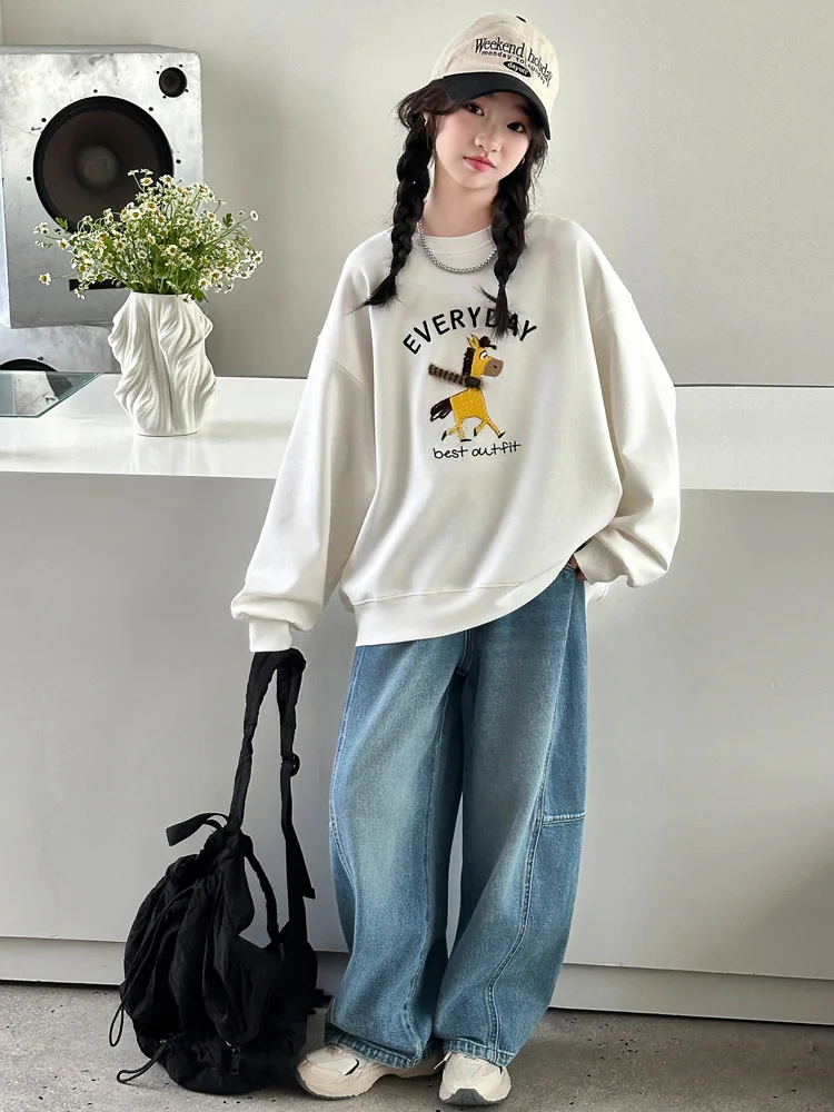 

Весенний модный комплект из свитшота и джинсов для девочек 2026 года: новинка для учениц средней школы, базовый комплект из двух предметов