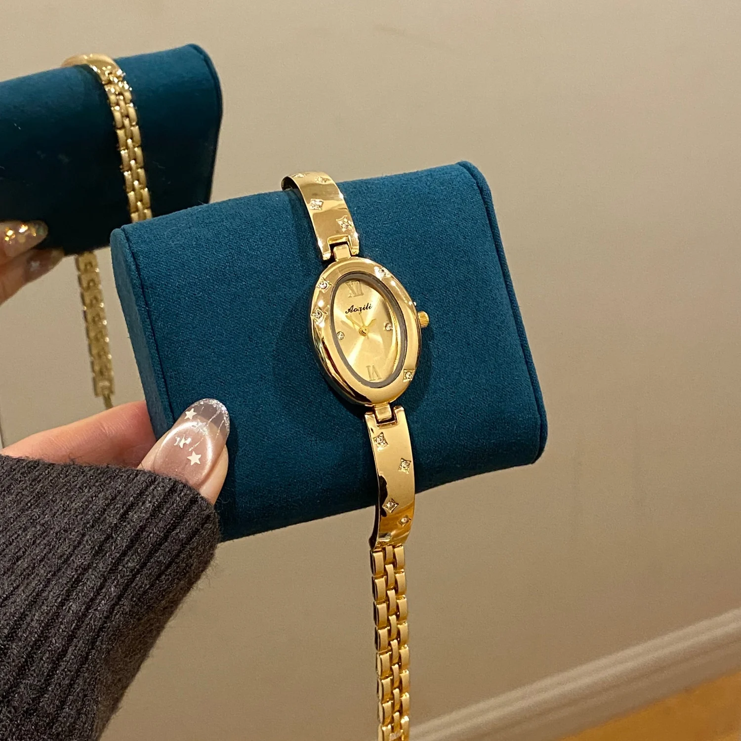 

Golden Bracelet Chain Watch For Women Oval Dial Quartz Female Clock Watches Luxury Ladies Wristwatch Fashion Gift reloj mujer