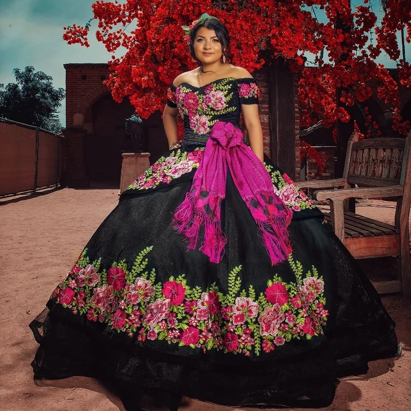 

Mexican Black Princess Quinceanera Dresses Ball Gown Luxury 2024 Embroidery Tull Lace-up Sweet 16 Dress Birthday Party Gown