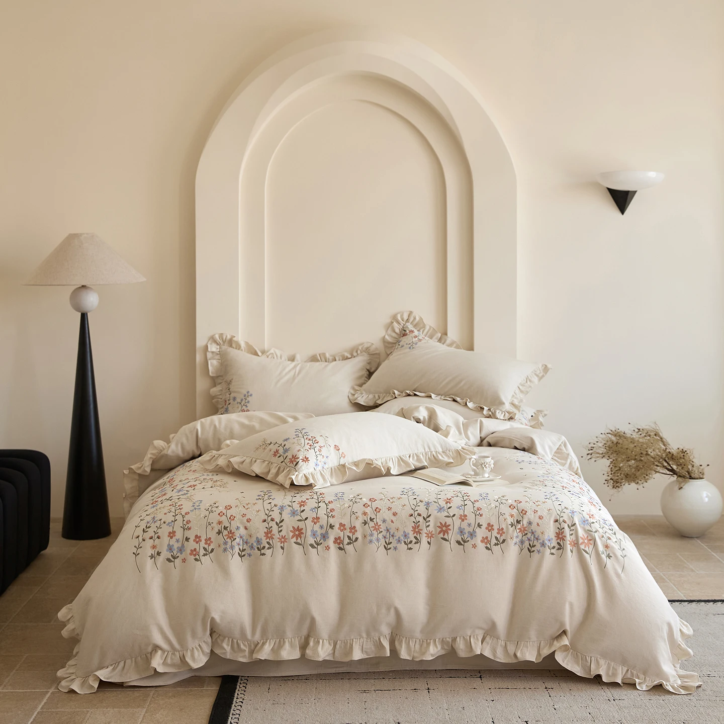 

Linen Cotton Blend Bedding Set 20% Linen 80% Cotton Ruffles Floral Embroidery Duvet Cover Flat/Fitted Bed Sheet Pillowcases 4Pcs