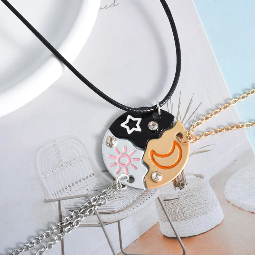 

3pcs Pizza Shape Sun Star Moon Necklace Alloy Creative Best Friend Necklace Electroplate Jewelry Cartoon Pendant Necklace Gift