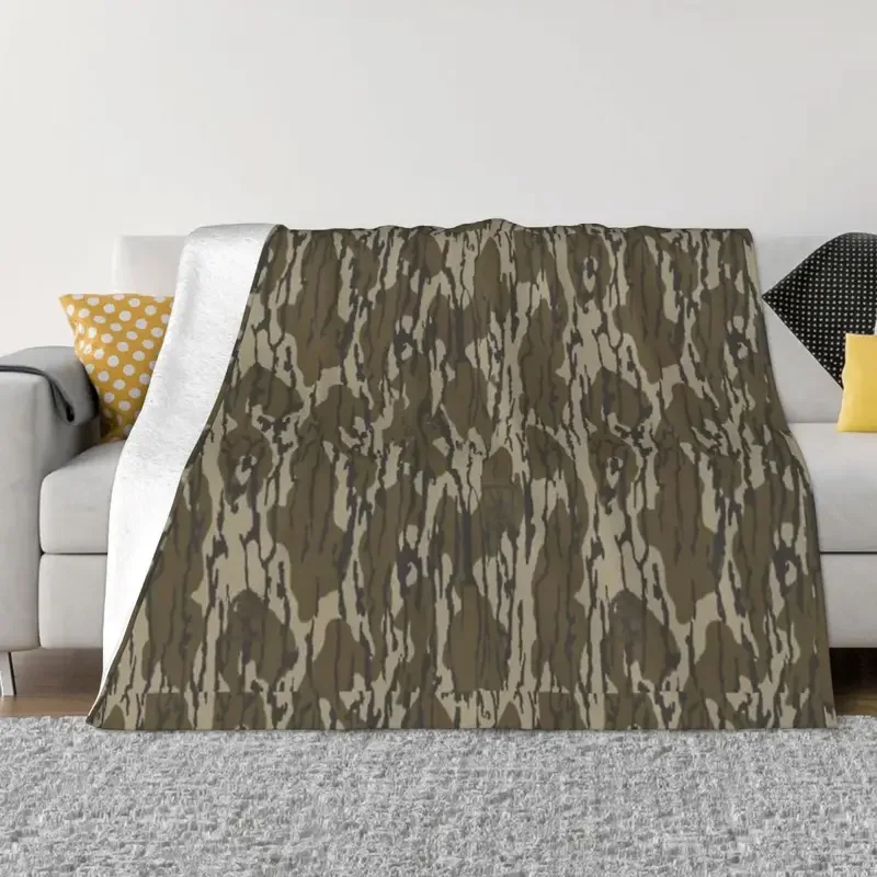 

Everything Bottomlands Camo Camouflage Blankets Fleece Winter Portable Super Warm Throw Blankets for Bed Office Bedspreads