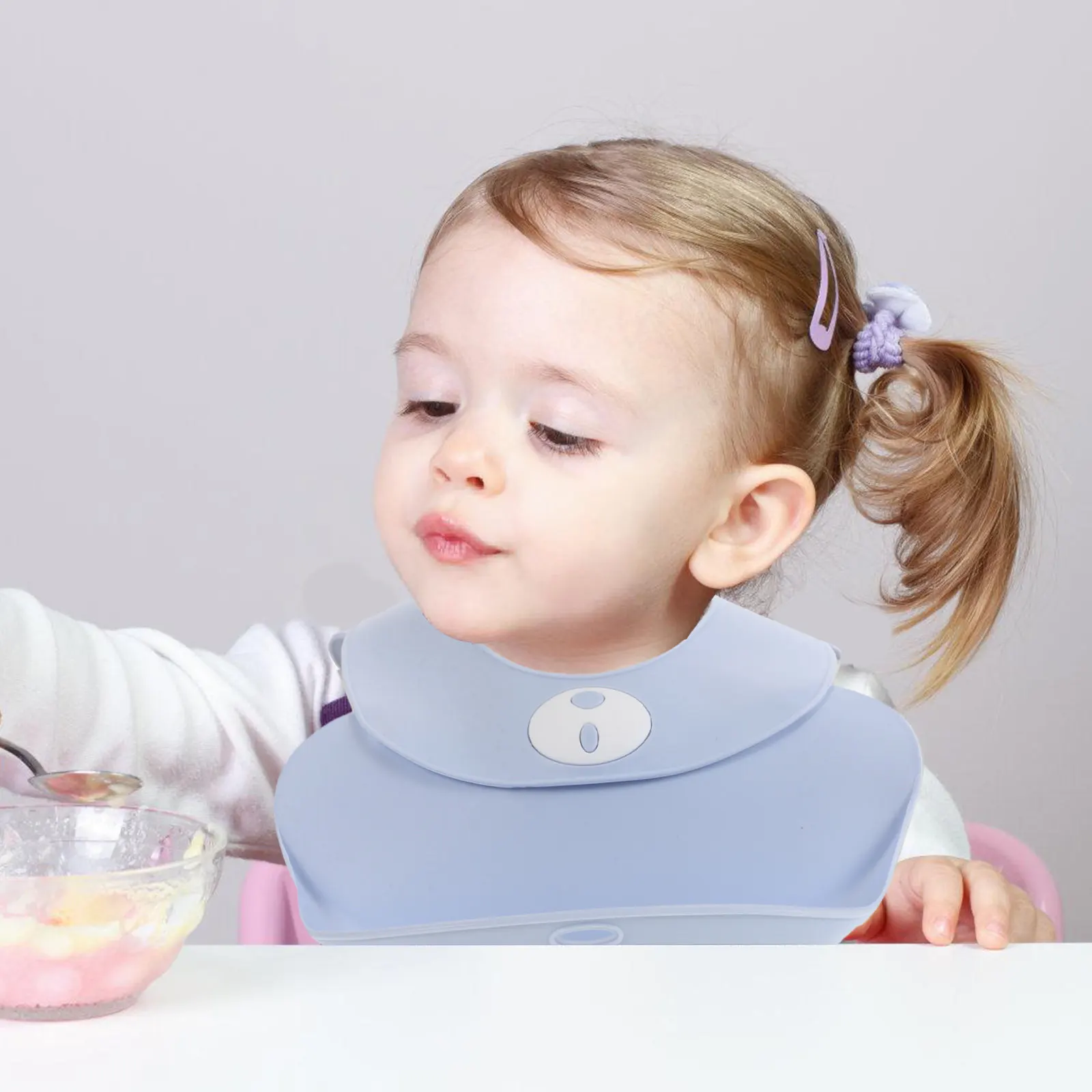 Baby Feeding Bib Silicone Waterproof Adjustable Soft Neck Fit for Infants Toddlers Cute Bear Pattern Drool Bib Baby Food Bibs