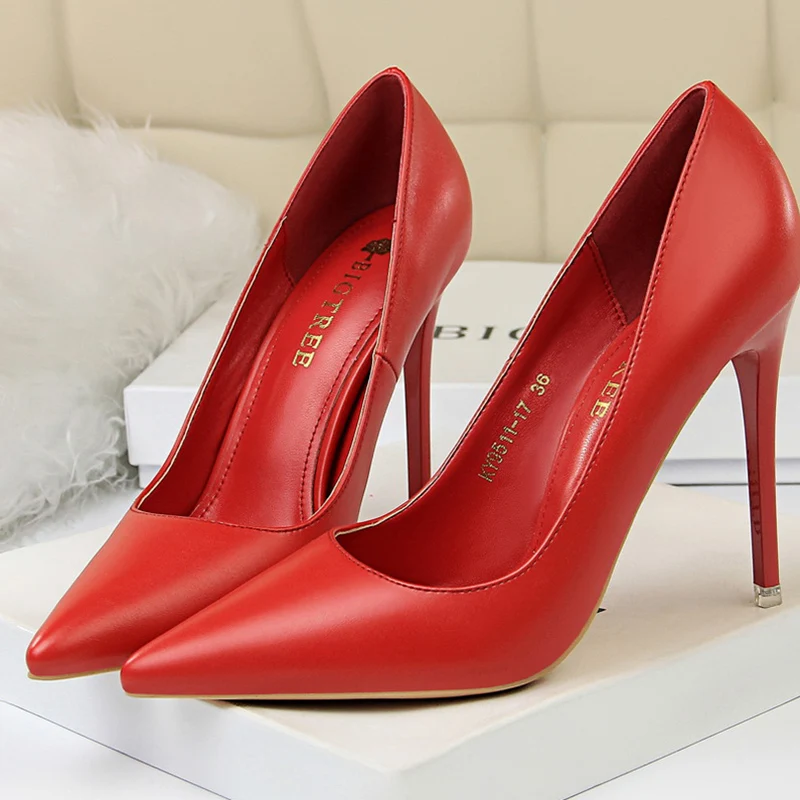 

Женские стильные элегантные красные туфли-лодочки с острым носком для невесты, модные женские туфли на высоком каблуке 7,5 см и 10,5 см, для вечеринок, лаконичные, для торжественных случаев