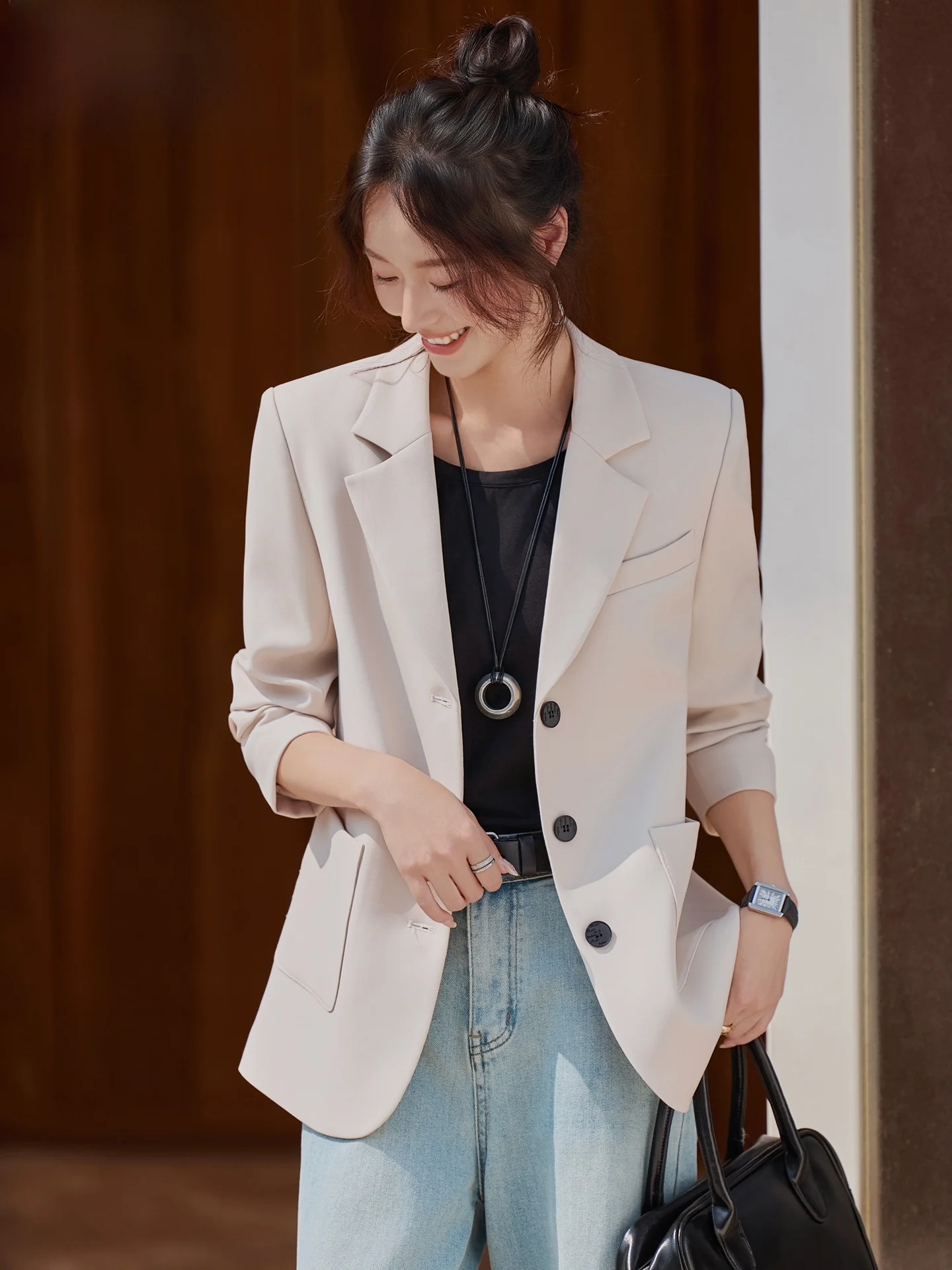 

Casual Style Light Beige Women's Suit Jacket Three Button Elegant Korean Version Loose Fit Office Wear Daily Casual Top