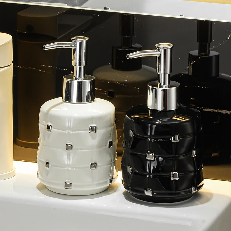 

Гальваническая керамическая бутылка для дезинфицирующего средства для рук, черно-белый дозатор мыла, шампунь для ванной комнаты, гель для душа, лосьон, дозирующая бутылка Mew