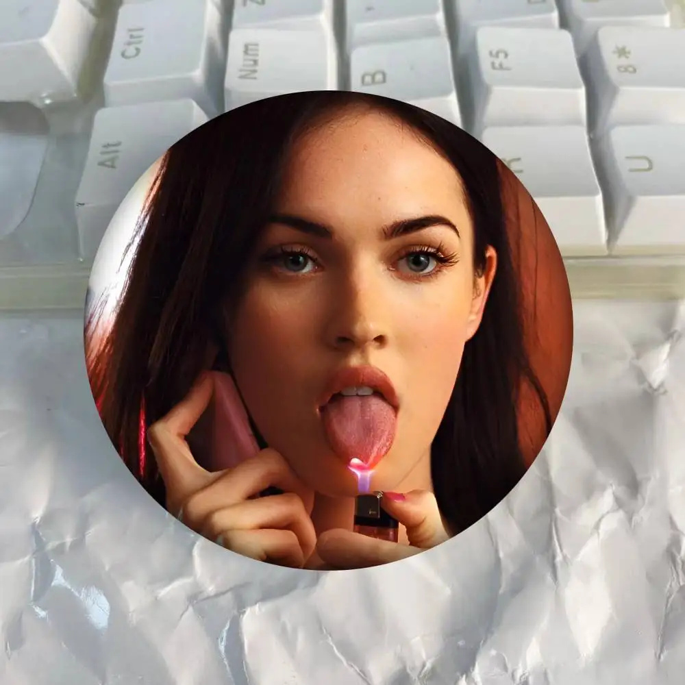 أفلام الرعب جينيفرز شارات الجسم شارة مستديرة صفيح عملة بروش الملابس على ظهره اكسسوارات التلبيب دبوس