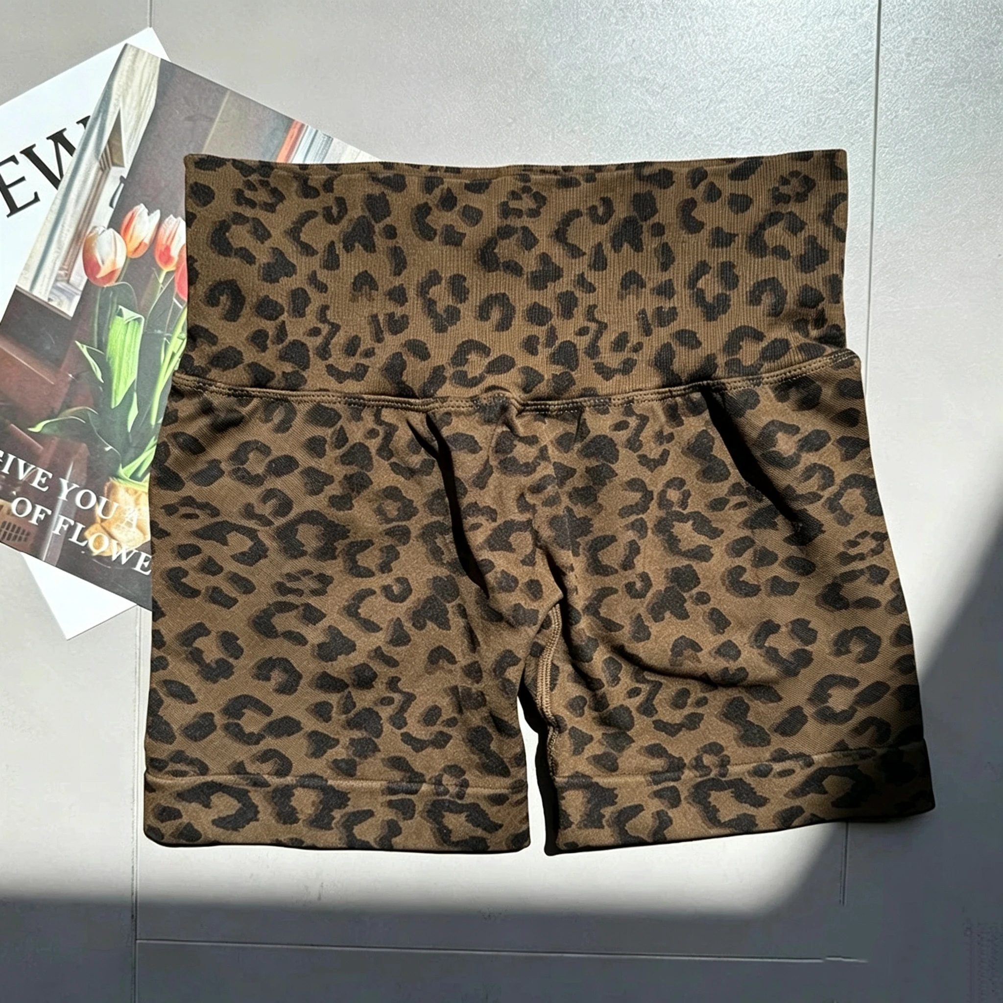 Peach Hip Lifting Sportshorts für Damen, hohe Taille und Taillenstraffung, schlankmachend, zum Laufen, schnelltrocknend, dreipunktige, enge Hose – Detail 6