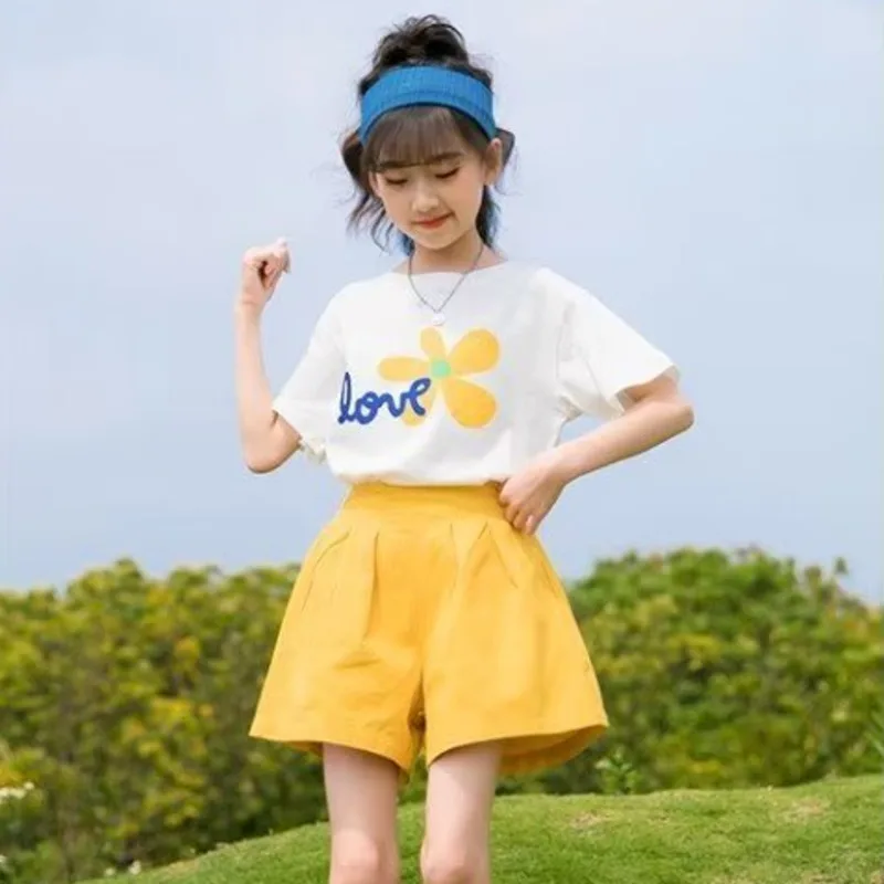 

Модная летняя футболка с короткими рукавами и шорты для девочек, комплект из двух предметов, летний комплект высокого качества для девочек, детский интернет-знаменитости