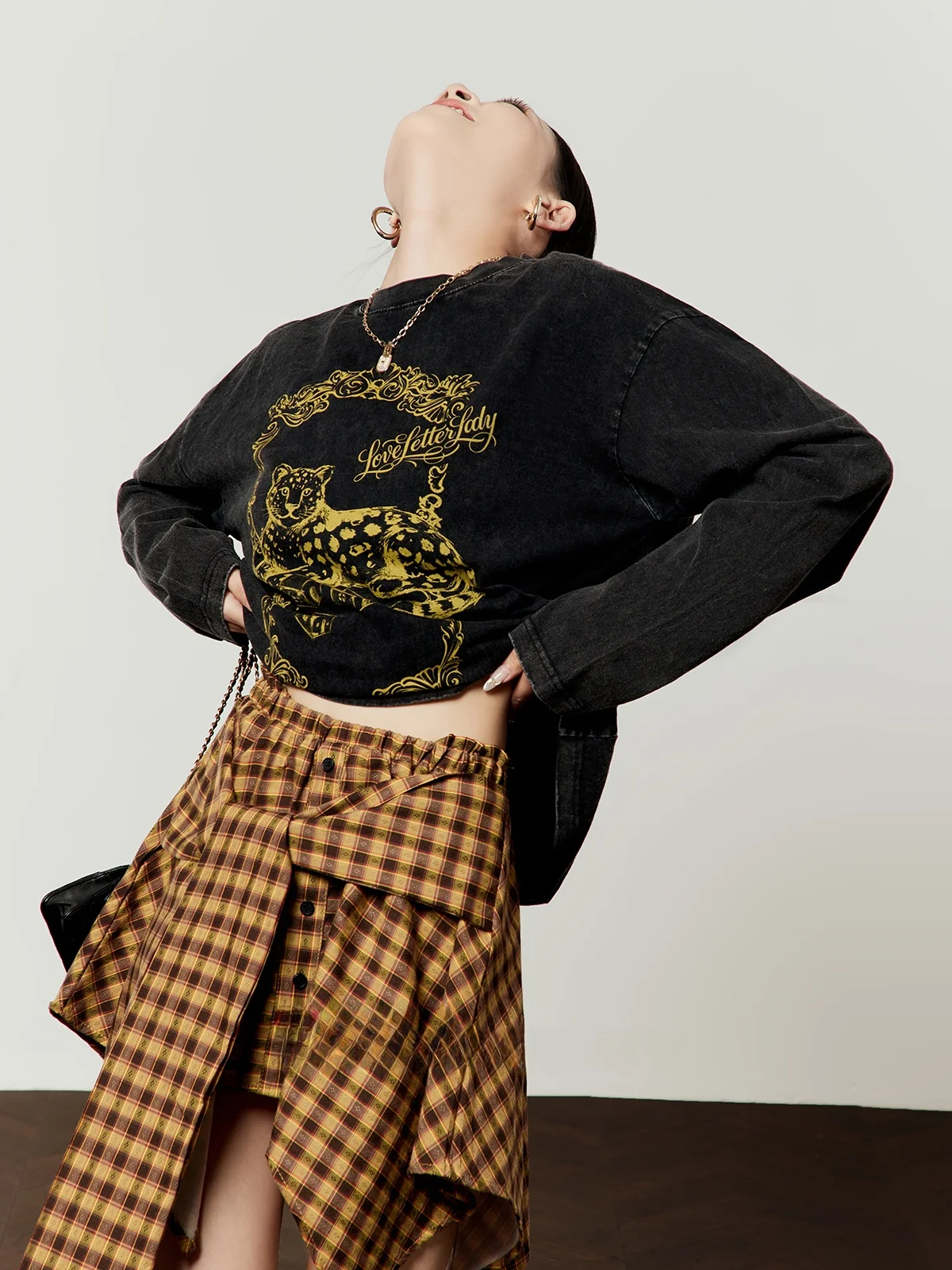 

Женская футболка свободного кроя с леопардовым принтом, весна 2026, новинка, универсальный дизайн, повседневный топ с леопардовым узором