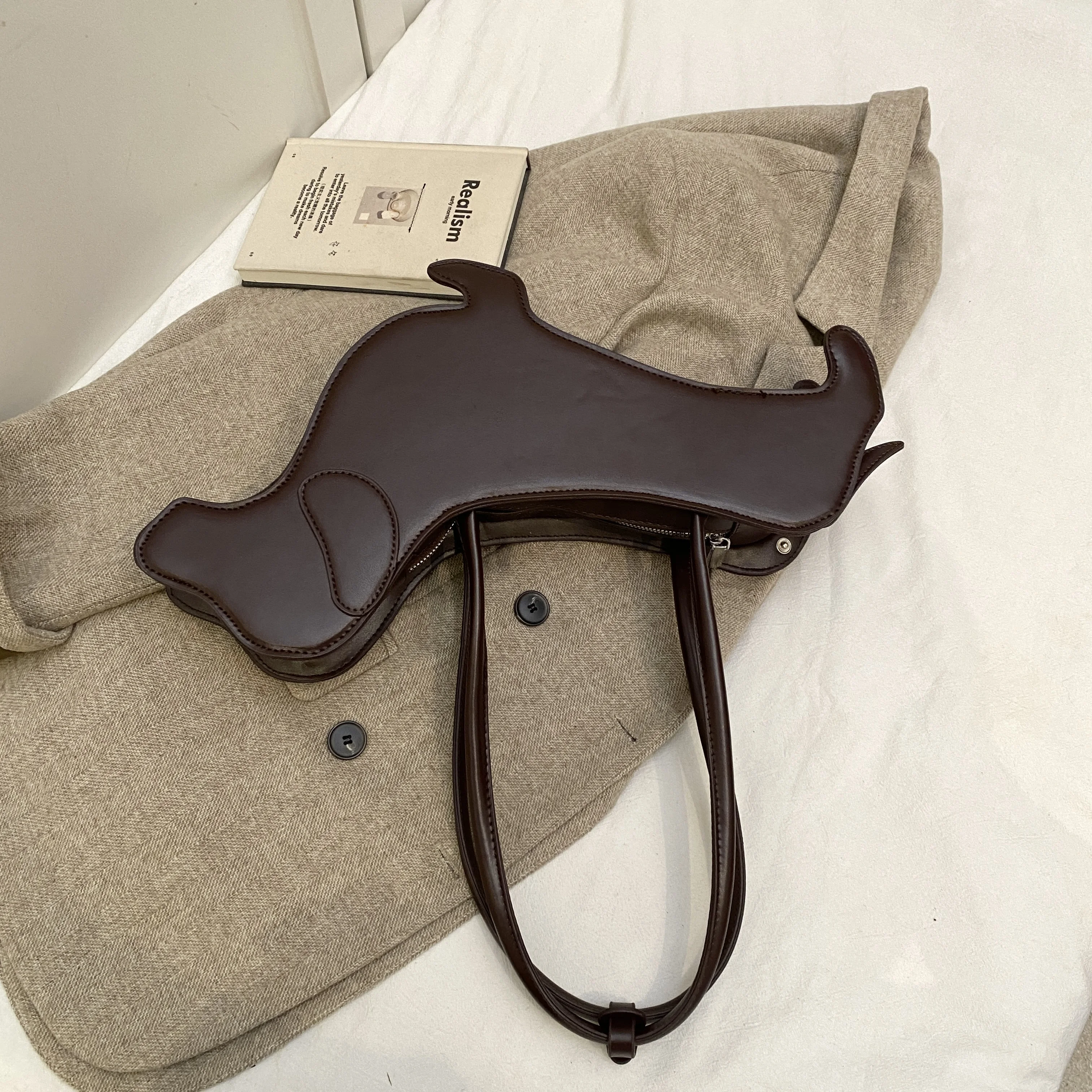 INS three-dimensional dachshund shoulder bag pu fabric retro handbag Korean minority design underarm bag image 2