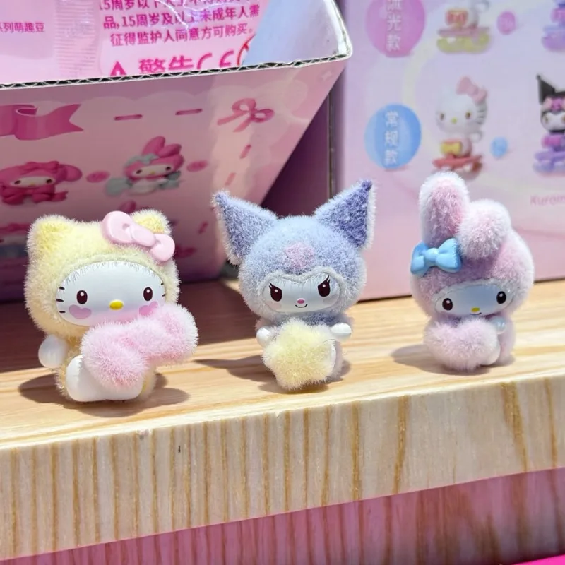 Sanrio personajes Pochacco Cinnamoroll Kuromi Little Darling modelo de juguete Mini caja ciega figura de personaje de dibujos animados juguetes para niños